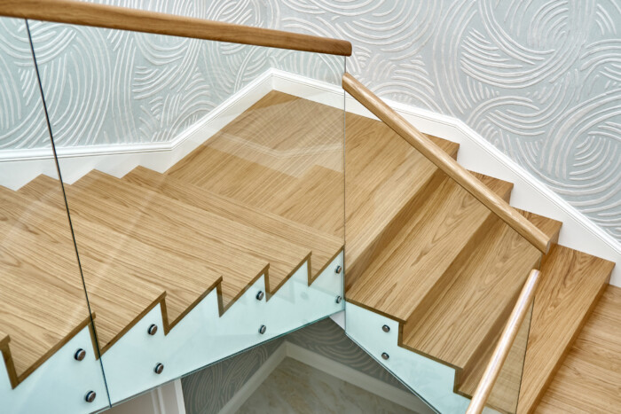 <strong>L-Shaped Oak Staircase</strong>