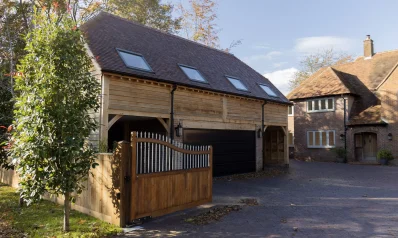 Choosing an Oak Framed Garage: Benefits, Design Tips & Inspiration