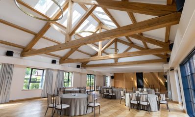 Oak Trusses Explained: Benefits, Design & Why They Matter in Modern Builds