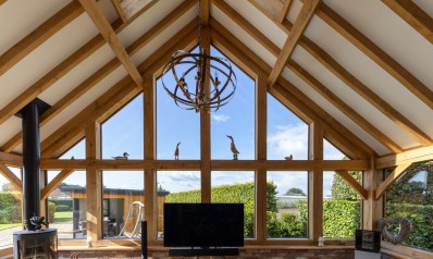 Fitting Glass In Oak Framed Buildings