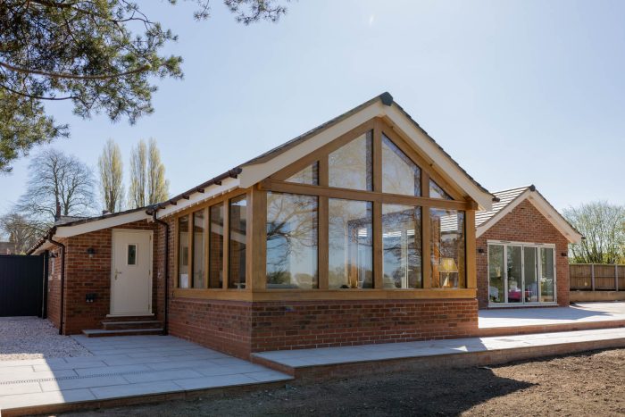 <strong>Oak Orangeries & Conservatories</strong>
