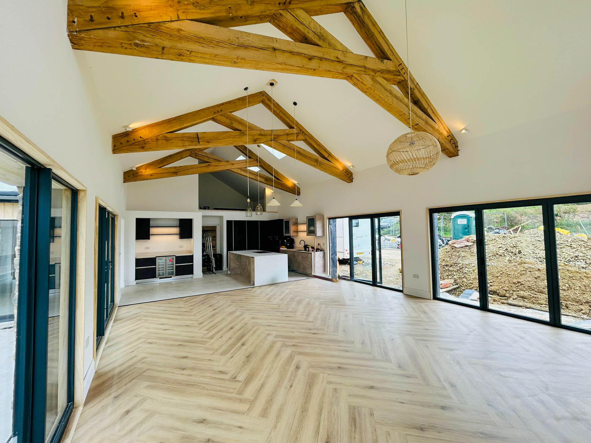 Feature Scissor Trusses in Modern Living Space